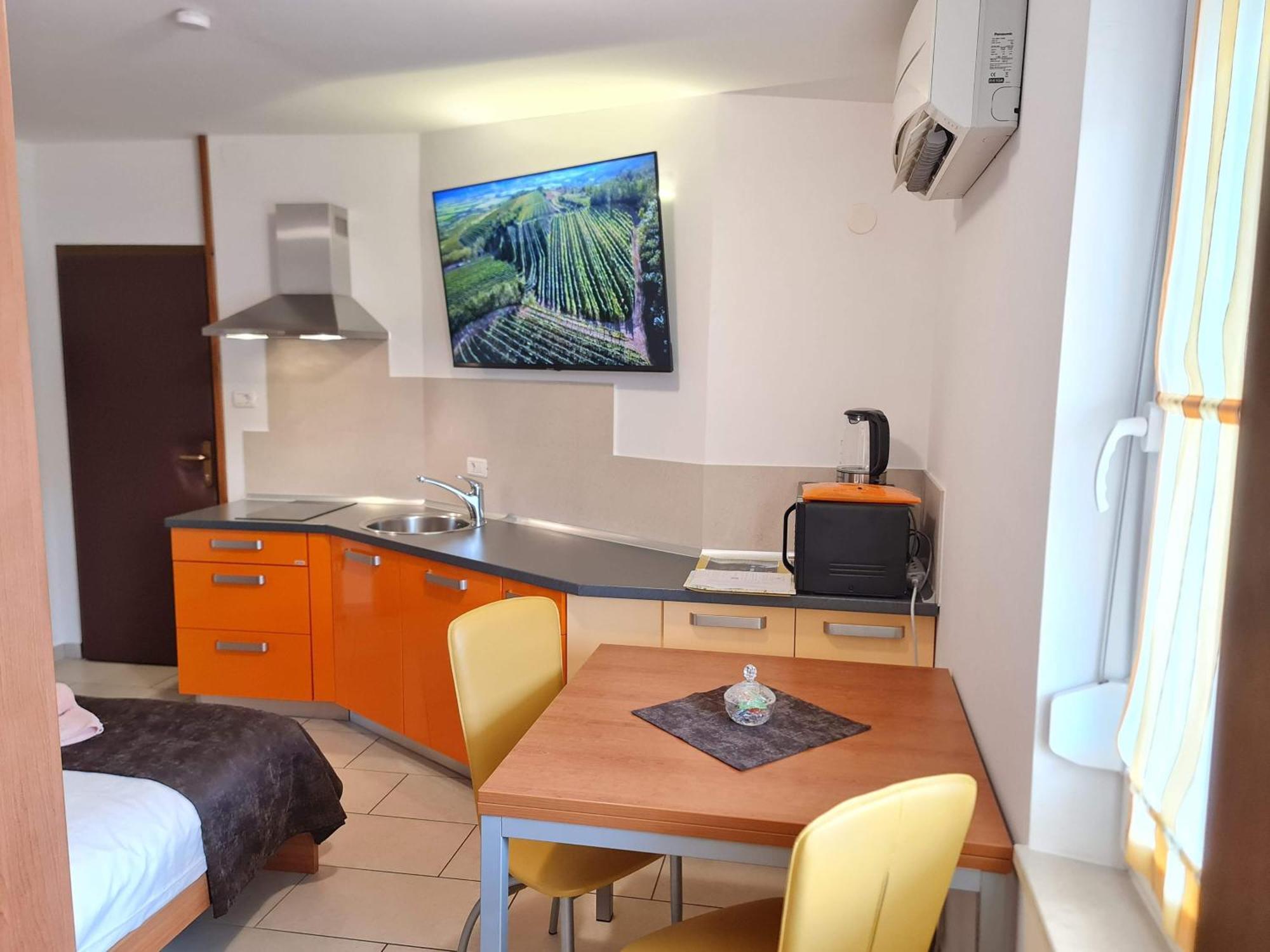 Restaurant & Apartments Getaway Pri Kobalu Vipava Habitación foto